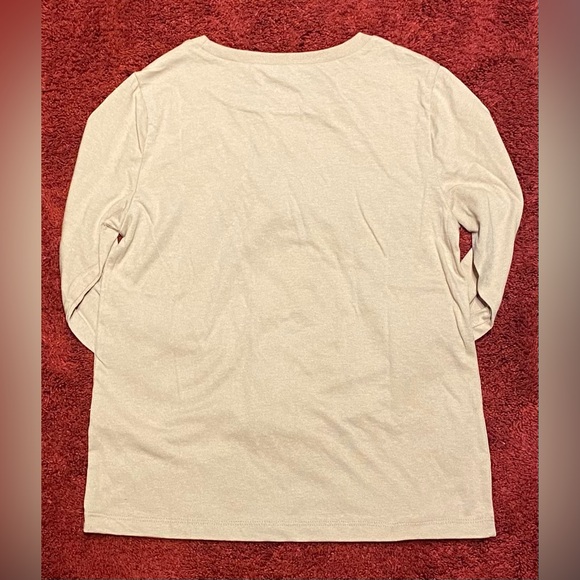 Giraffe print tan long sleeve tshirt - Picture 2 of 7